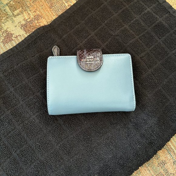 Coach Handbags - Coach Wallet w/Snakeskin accents